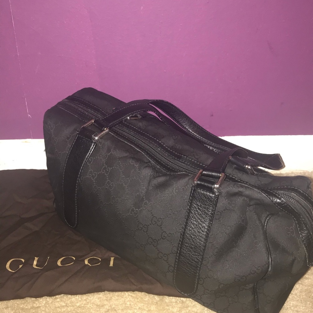 Gucci logo canvas tote in great condition!
